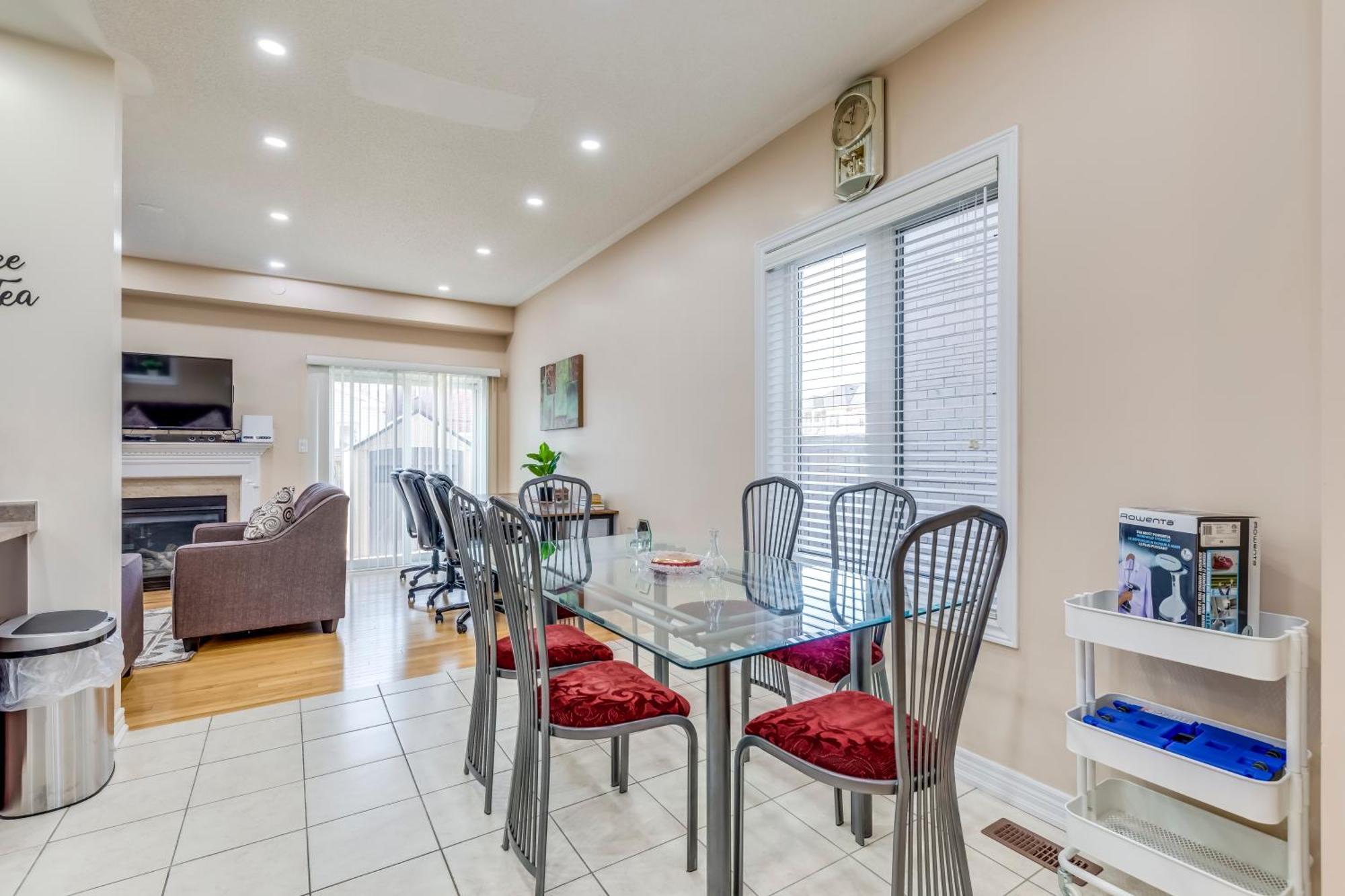 Avid Vacation Palace In Castlemore , Brampton Luaran gambar